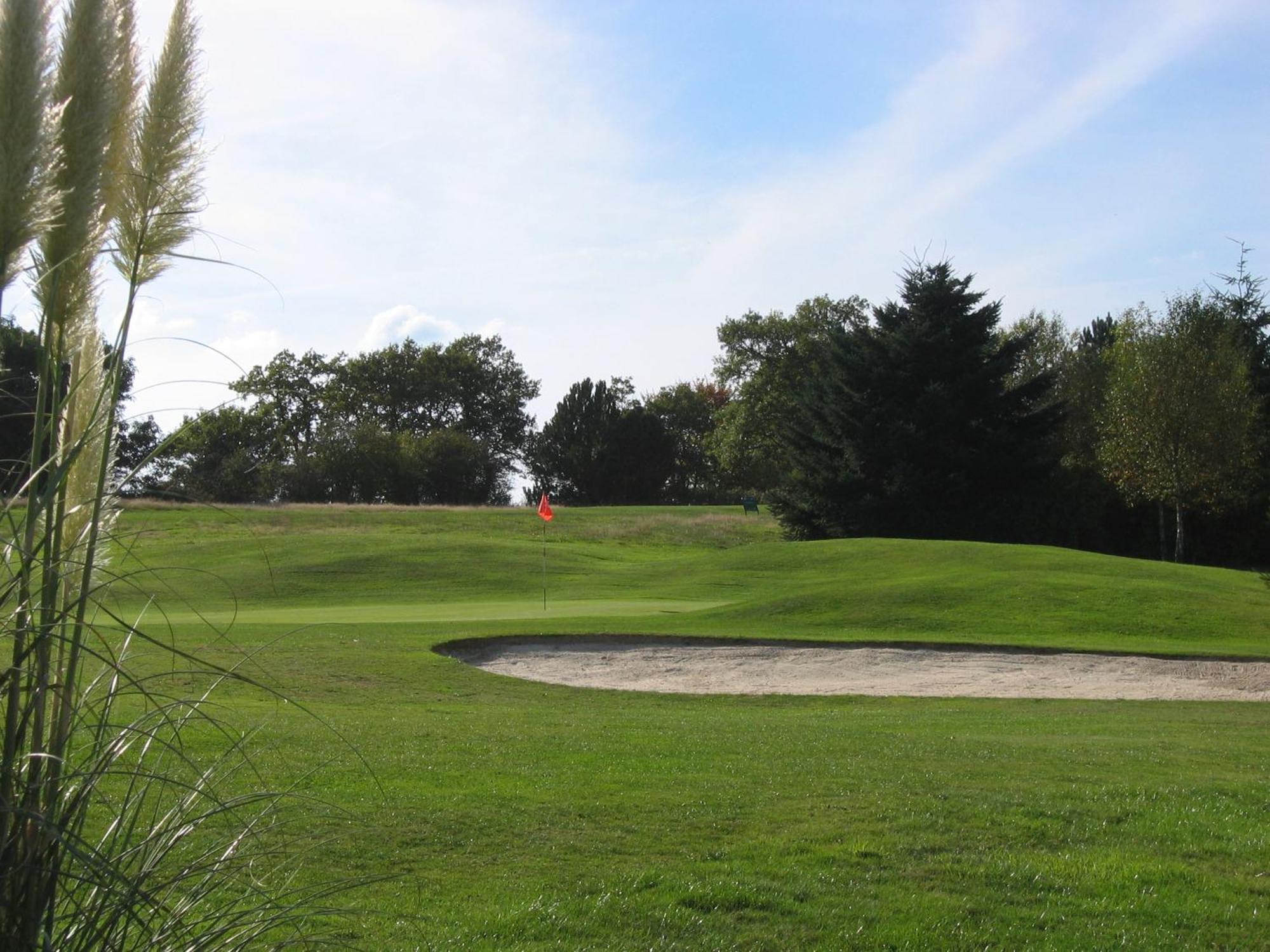 Hotel Du Golf De Clecy Exterior photo